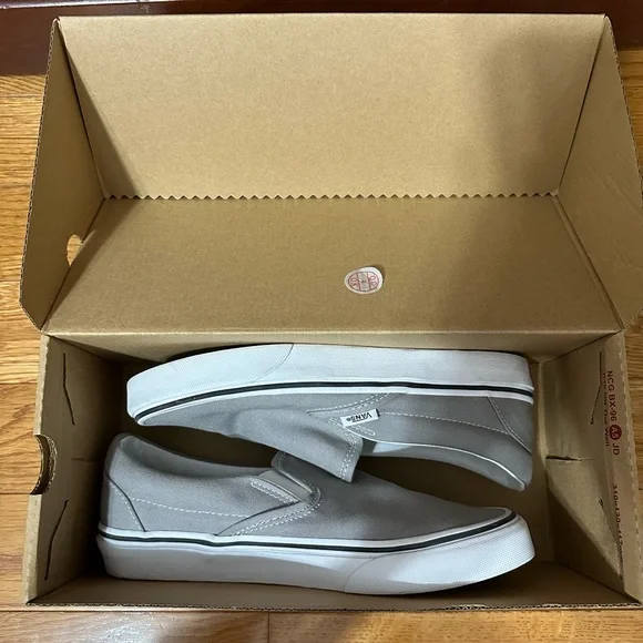 Women’s Gray Slip On Vans Size 7.5 - Picture 15 of 15